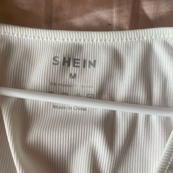 White crop top - Picture 3 of 3